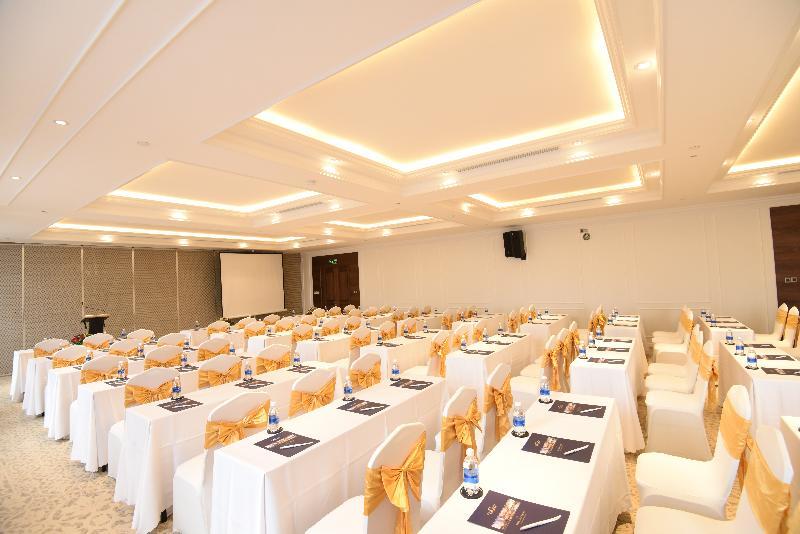 Phu Cuong Hotel Ca Mau Exterior photo